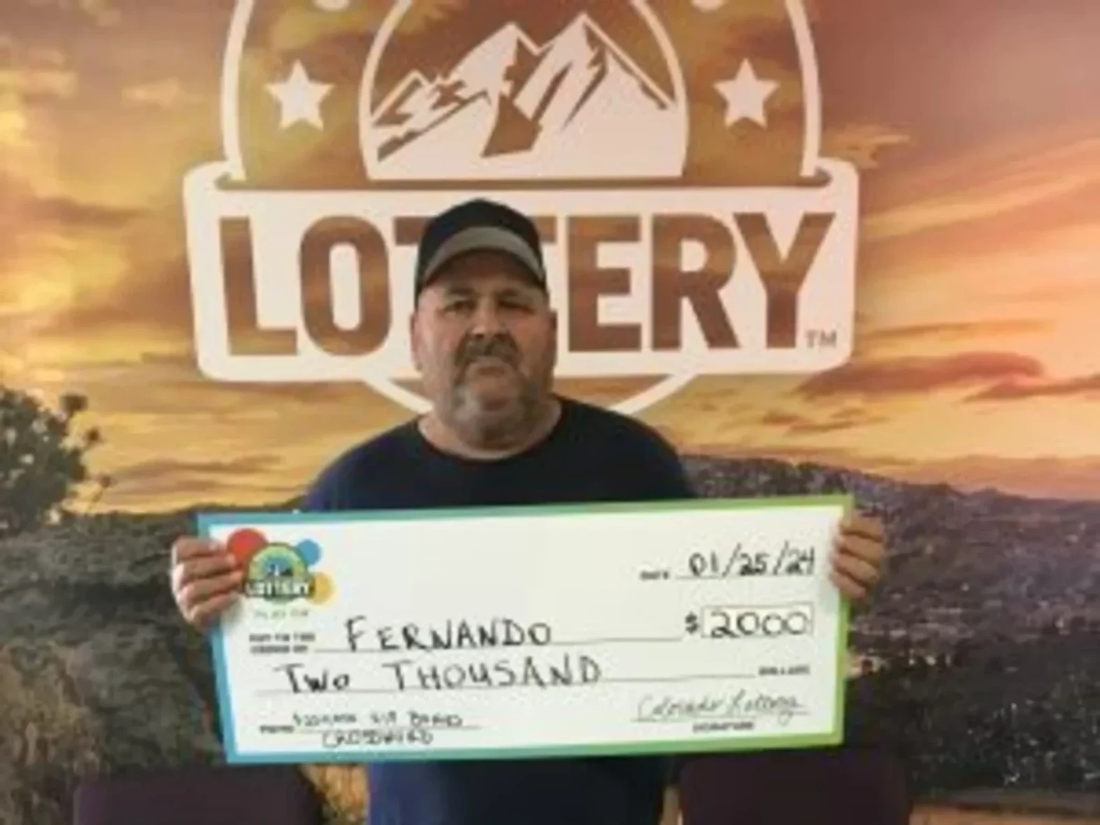 Fernando T. 刮出了 $2,000 的奖金！